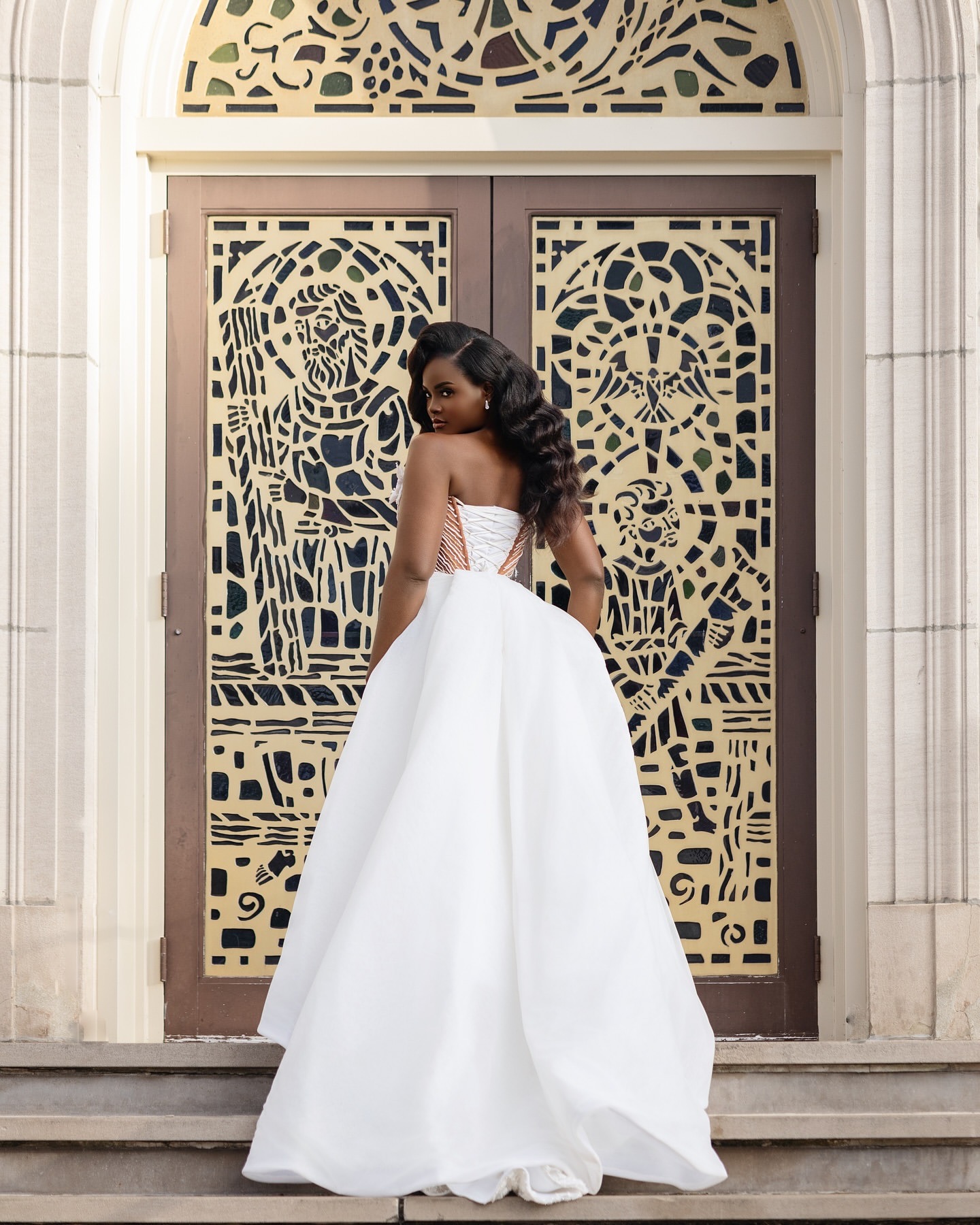 2024 Arabic Aso Ebi White Illusion Mermaid Wedding Dresses Florals Beaded Detachable Train Vintage Bridal Gowns Dress ZJ034