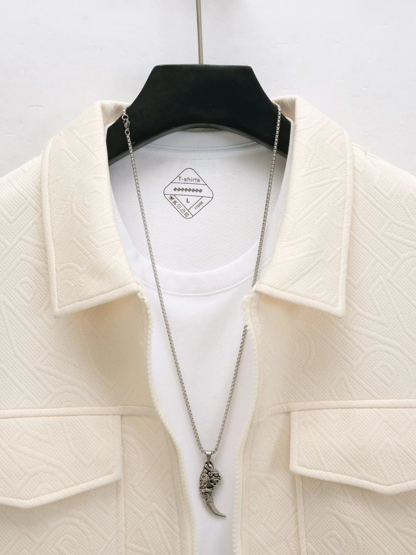 Autumn and winter mens business casual jacket trend fashion solid color lapel pocket zipper thick longsleeved top 241108