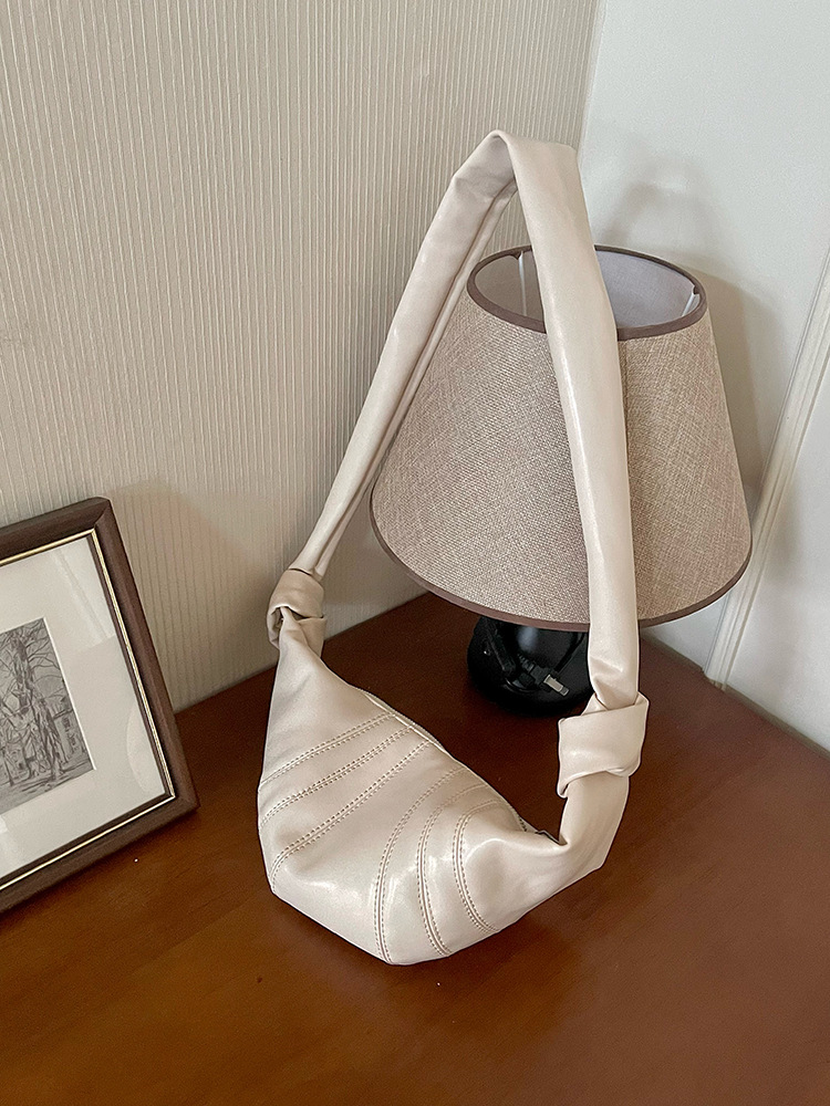 2025 Designer new autumn 2024 3 women's versatile crossbody with and niche design shoulder bag