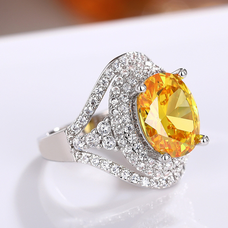 Solitaire Ring Designer Hollow Round Zircon Ring Women White Gold Crystal Ring Yellow Diamond Ring High-end Party Dress Jewelry