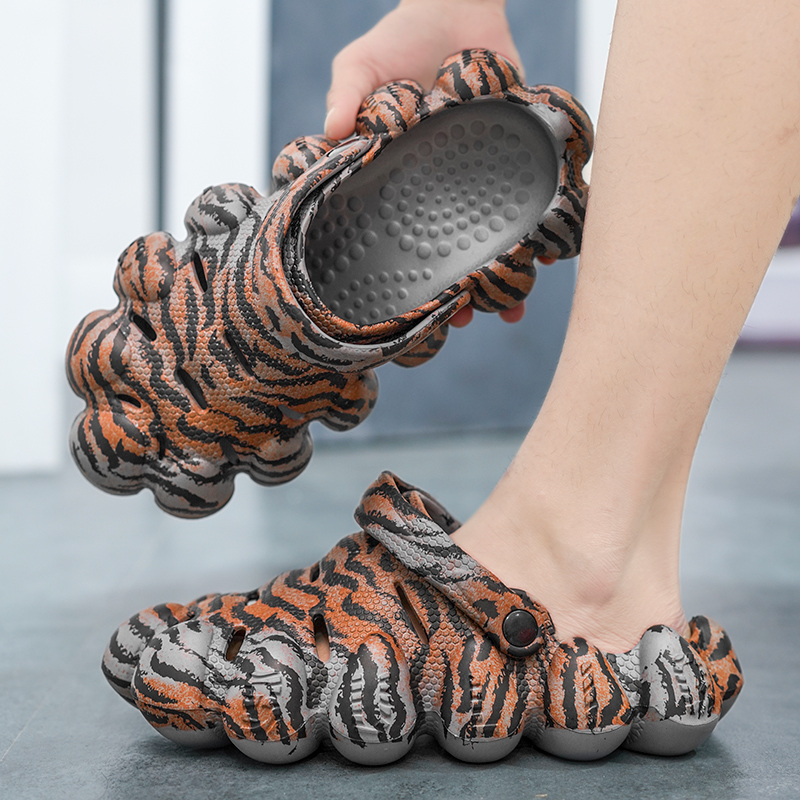 2023 New Tiger Paw Style Men Sandals Beach Slippers Clogs Outdoor Mens Casual Shoes Garden Shoes Mens Beach Sandals Slippers