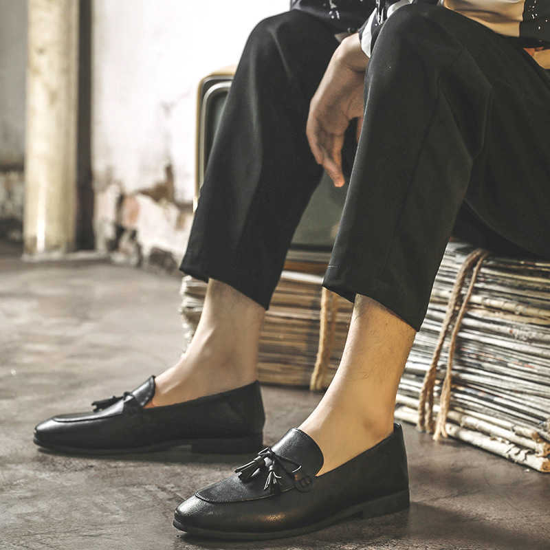 Men Dress Shoes Shoes Male British Tassels Casual Shoes Korean Version Versatile Small Leather Shoes Male Dressing Shoes 241009