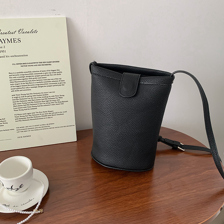 2025 Designer new 2024 3 Bag bucket exquisite crossbody versatile and niche shoulder women's bag free shipping