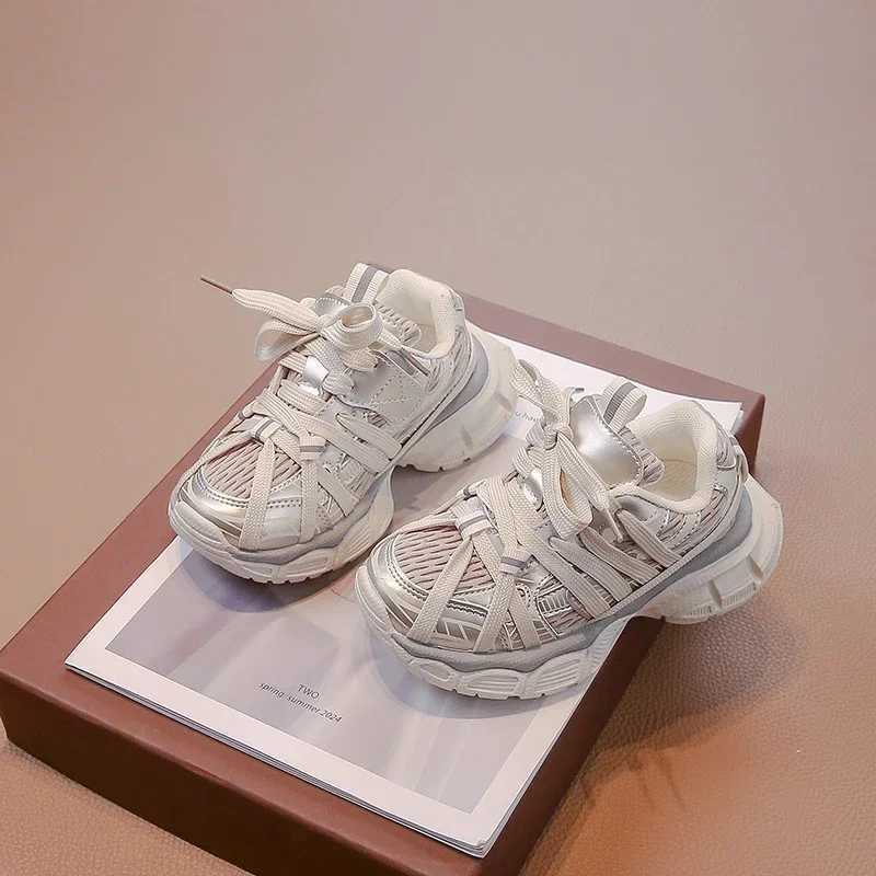 Childrens Sneakers Chunky 2024 New Girls Basketball Shoes Fashion Versatile Kids Maternal Boys Sports Shoes for School Breathable X250409