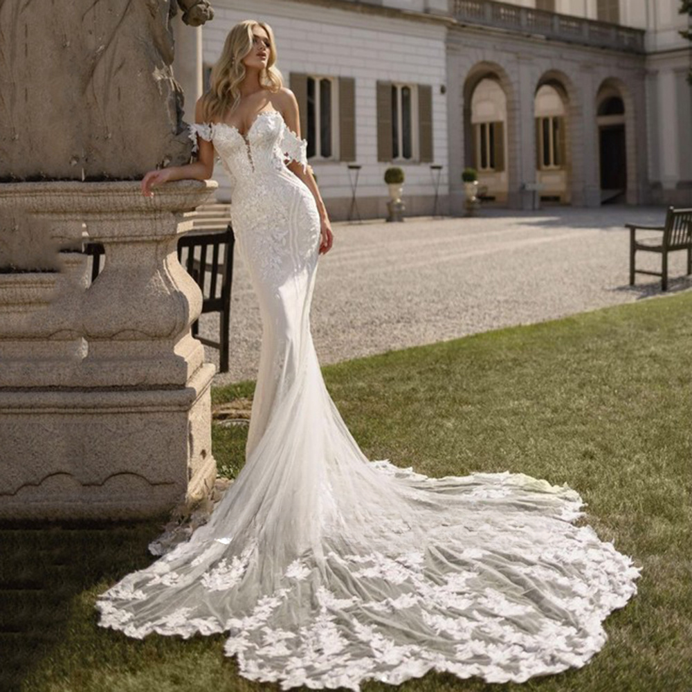 luxury satin lace Ball Gown Wedding Dresses new Bridal Gowns Sheer sweatheart Neck Lace embroidery Sequins Plus Size Robe De Mariee Custom Made plus s