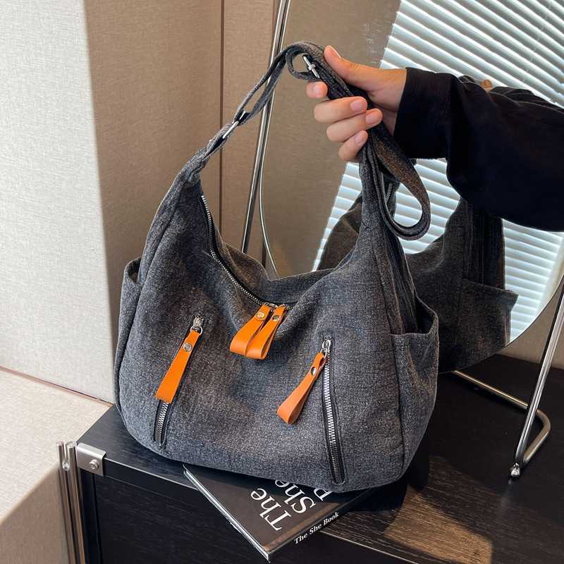 Fashionable denim dumpling bag western-style, autumn winter commuting crossbody bag, campus single shoulder tote bag 241115