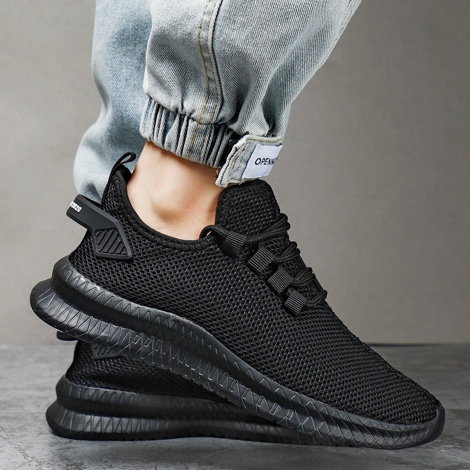 Men Shoes Breathable Mesh Running Shoes Slip On Walking Sneakers For Men Tennis Sports Shoes 365
