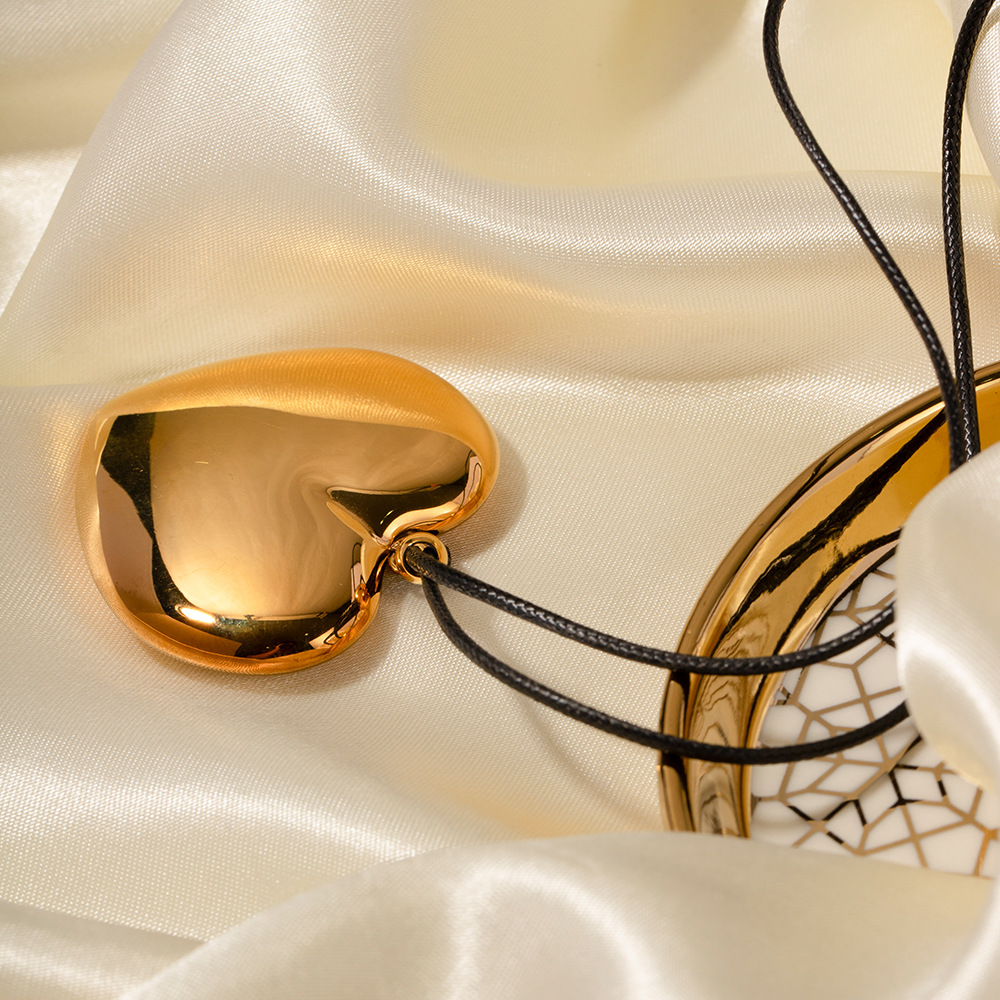 INS Minimalist Fashion 18k Gold Plated Stainless Steel Necklace Minimalist Rope Chain Big Heart Pendant Necklace Neckchain Jewelry for Women