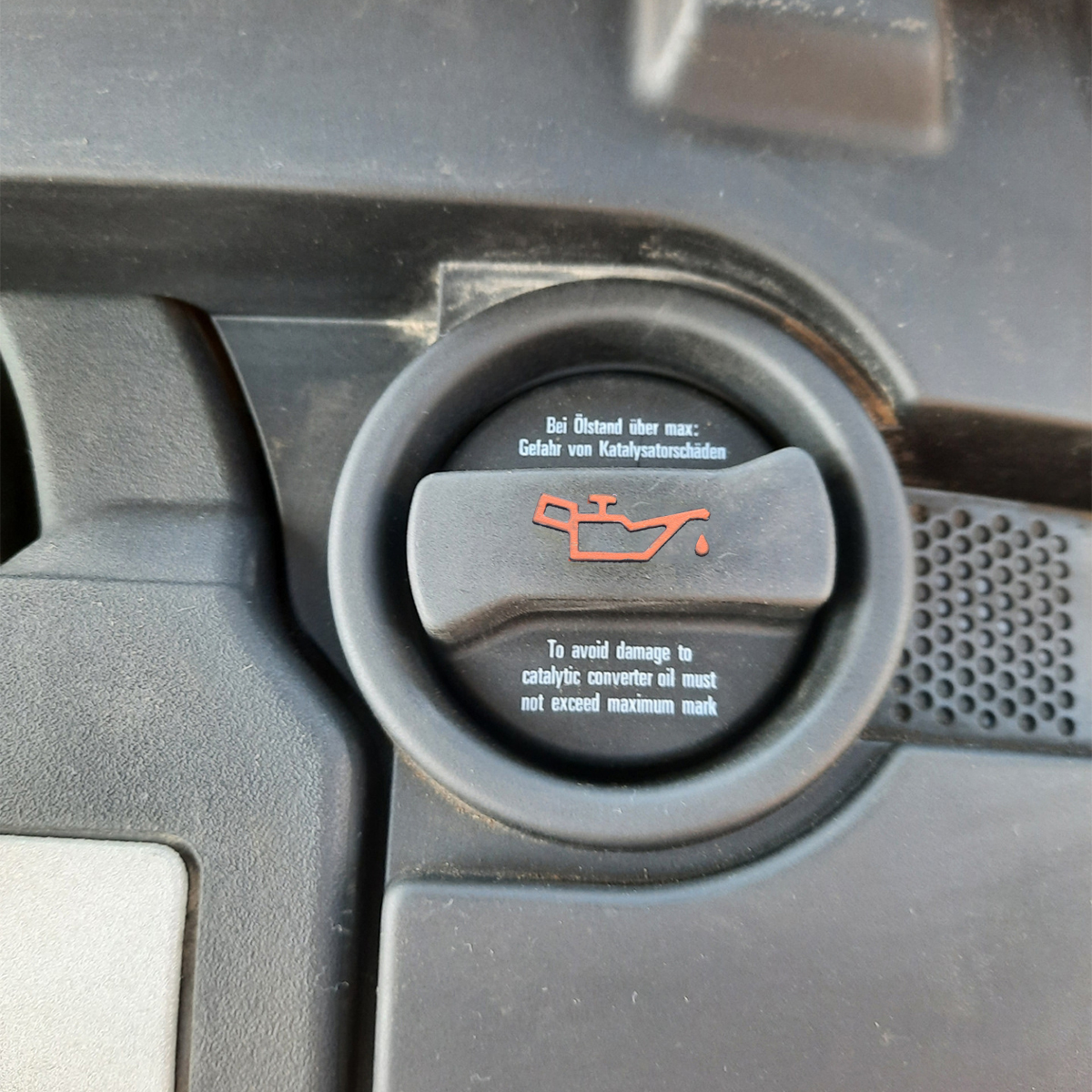 Engine Oil Filler Cap Gas Tank Fuel Cover Lid Plug For Skoda Fabia 1 2 6Y 5J MG 2000 2001 2002 - 2014 Car Replacement Parts