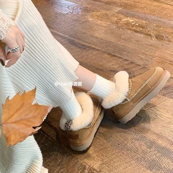 Small Heater~2024 Winter New Style With Plush Insulation V-Neck Hand Stitching Thick Soled Hairy Short For Women's Snow Cotton Boots