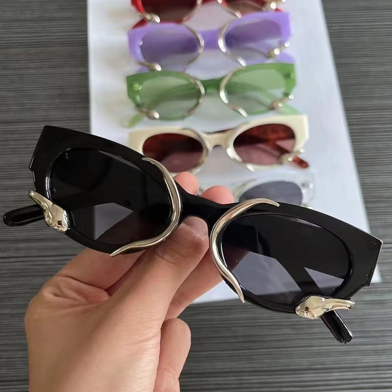 Luxury Brand Steampunk Rectangle Sunglasses Women Small Frames Punk Cat Eye Snake Sun Glasses Men Eyewear Shades Glasses UV400