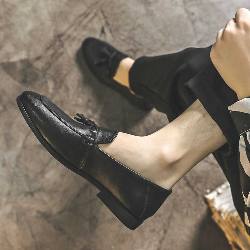 Men Dress Shoes Shoes Male British Tassels Casual Shoes Korean Version Versatile Small Leather Shoes Male Dressing Shoes 241009