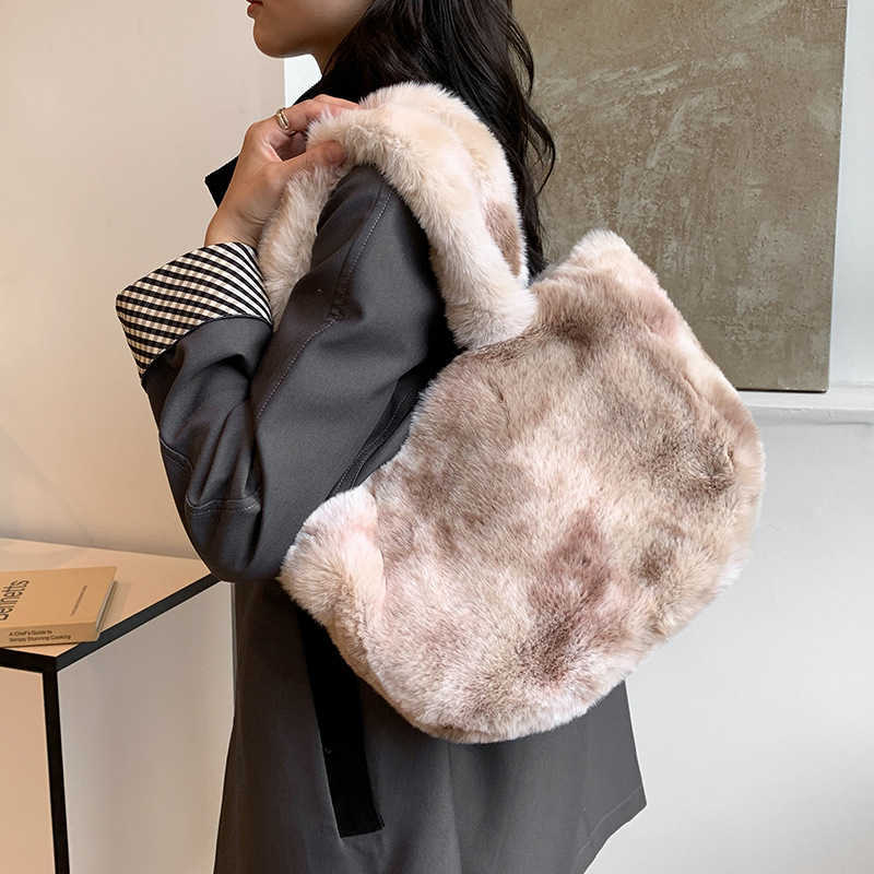 Winter Fur Bags Women Contrasting Color Handbag Large Capacity Single Shoulder Commuting Plush Armpit Tote Bag 241111