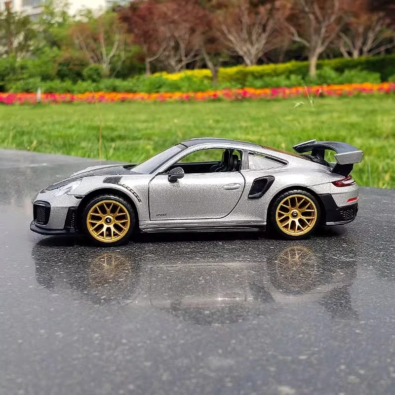 1:32 Porsche 911 GT2 RS Supercar Alloy Car Diecasts & Toy Vehicles Car Model Sound and light Pull back Car Toys For Kids Gifts