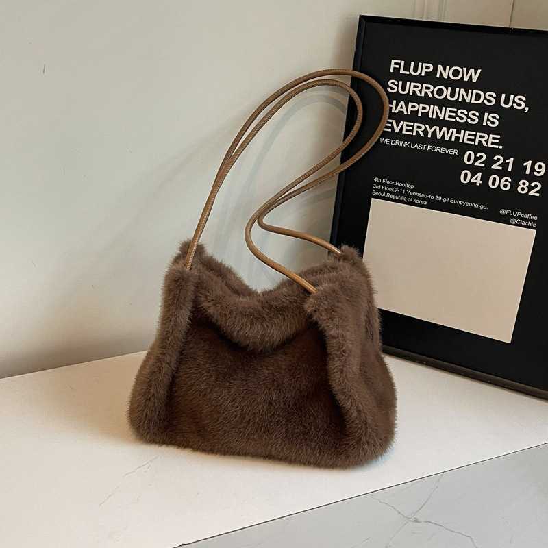 Edition Autumn/Winter Plush Bag Fashion Commuter Shoulder Bag Imitation Rabbit Hair Soft Leisure Underarm Fur Bag 241115