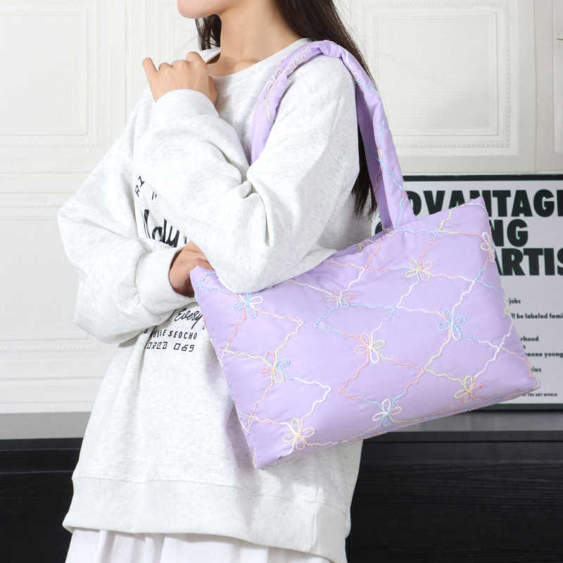 Quilted Cotton Padded Large Shoulder Bag Simple Embroidery Handheld Tote Bag Classic Versatile Clothing Commuting Handbags 241111