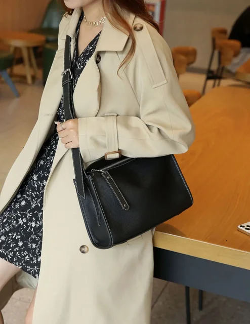 Head Layer Cow Leather Square Women's Trendy Fashion Single Shoulder Crossbody Bag Large Capacity Commuting Handbag Genuine Leather Bagvoyage