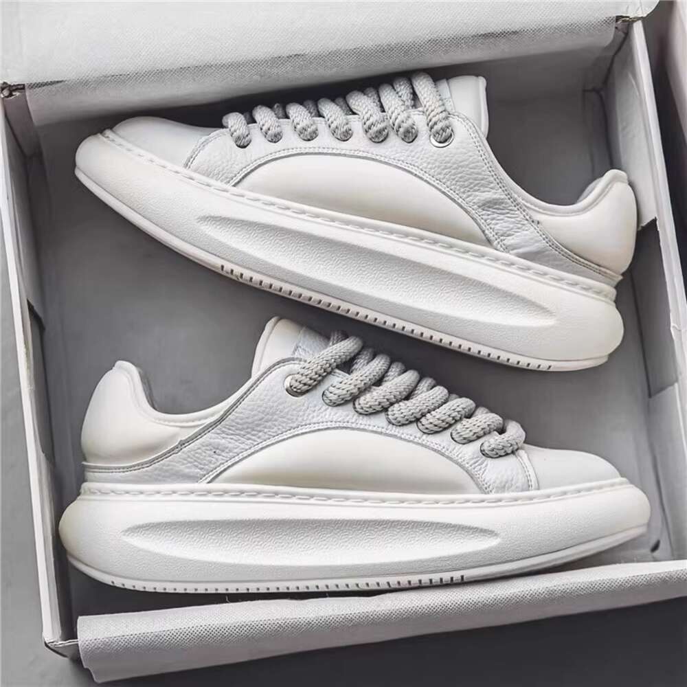 2024 New Men's Ueen Board Thick Sole Sports Casual Bread Shoes ddmythur