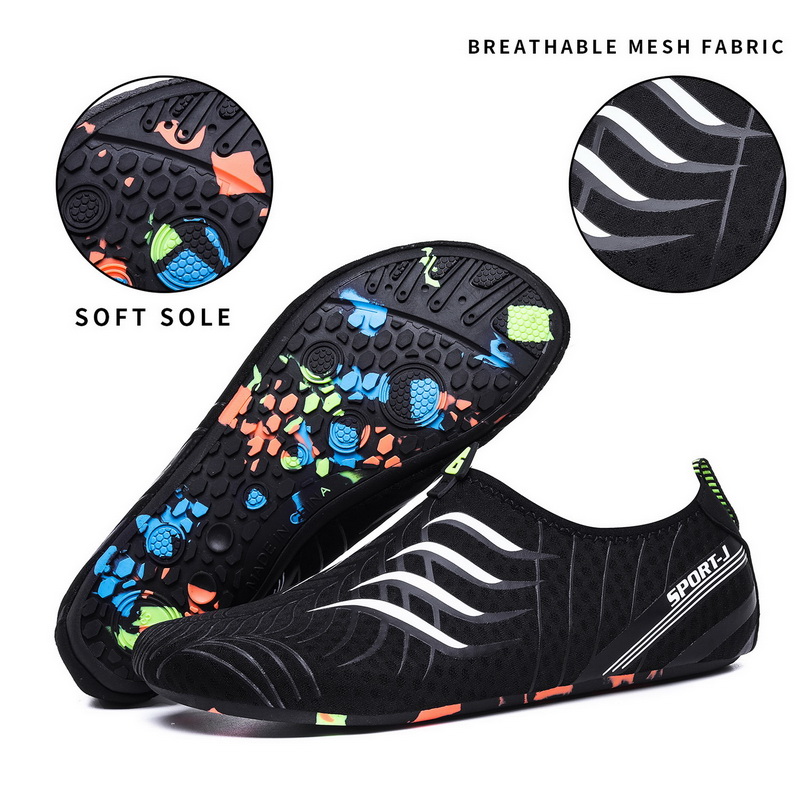 Lightweight Water Sneakers Women Swimming Slippers Oversize Aqua new Shoes Quick-Drying 2025 Beach Walking Sandals Soft Flat Yoga Sneaker