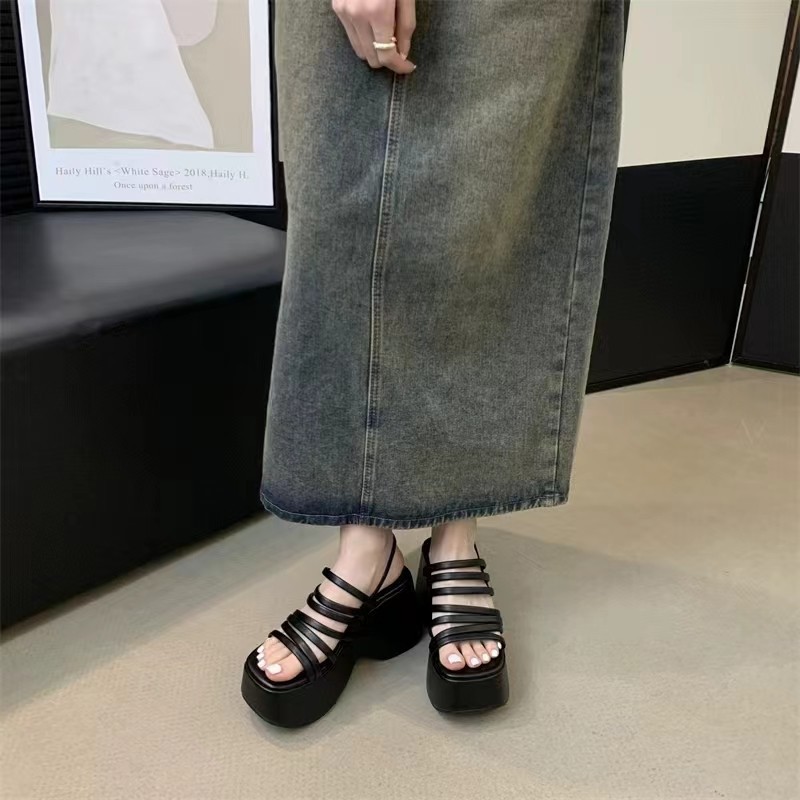 Women's New Thick Soled Fashionable Black Wedge Heel Roman Sandals.