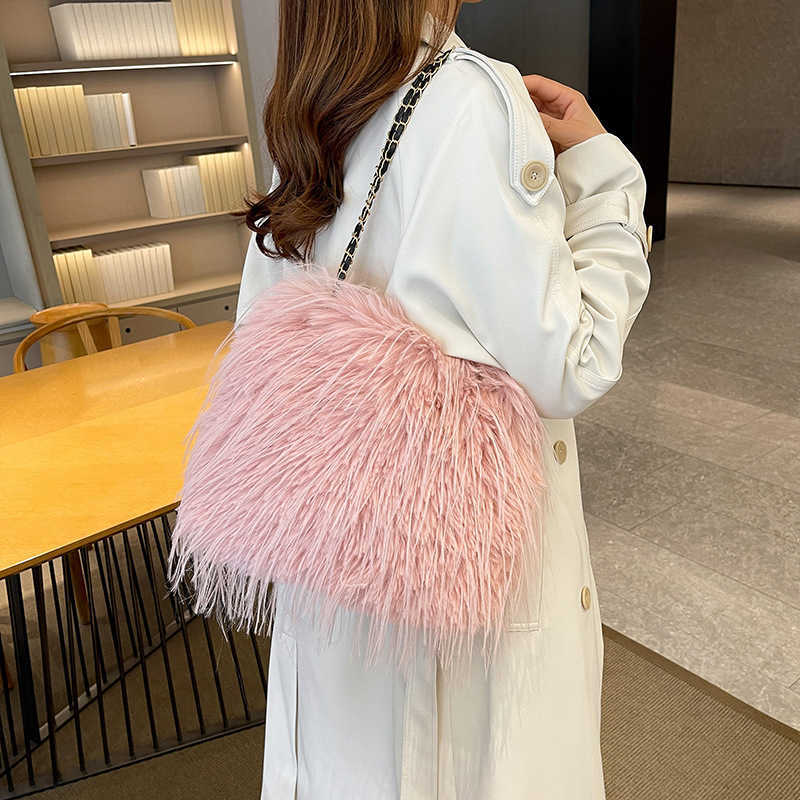 Woolen Fur Bag Fashionable Tassel Shoulder Armpit Bags Large Capacity Tote Bags Women Luxury Handbags Fairy Style Diagonal Plush Bag 241111