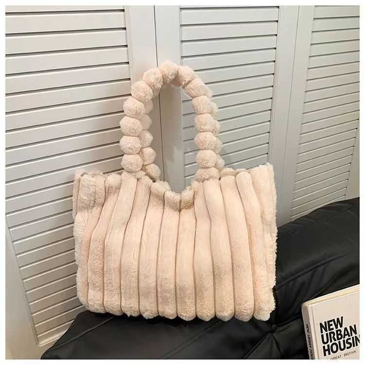 Winter Plush Tote Bag Korean Edition Fashionable Western Style Large Capacity Bag Women's Simple Leisure Shoulder Bag