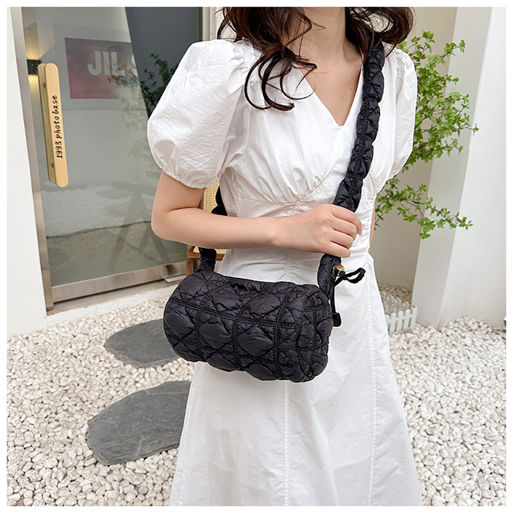 Wrinkle Bag for Women Cloud Shoulder Bags Padded Pleated Crossbody Bag Quilted Handbags Purse Cylindrical Underarm Bag 2023 주름가방