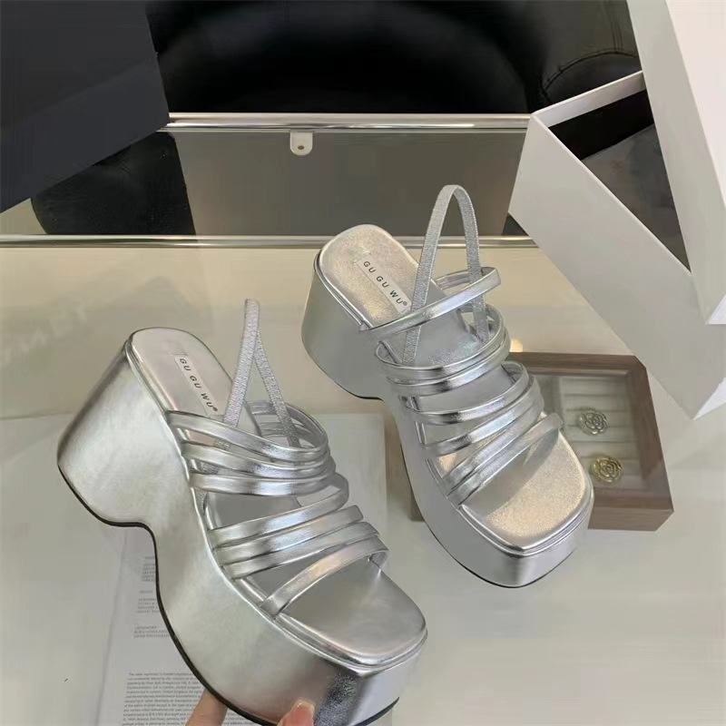 Women's New Thick Soled Fashionable Black Wedge Heel Roman Sandals.
