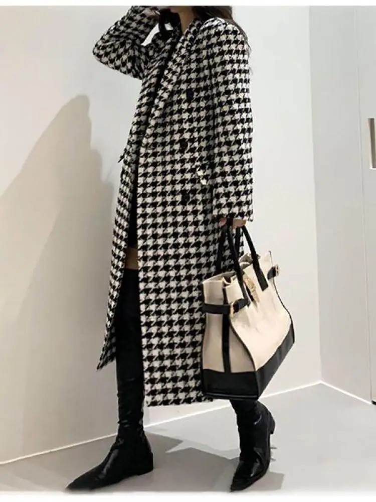 Womens winter Korean long wool coat retro black and white patch work plain loose jacket double chest coarse tweed jacket fashionable 241111