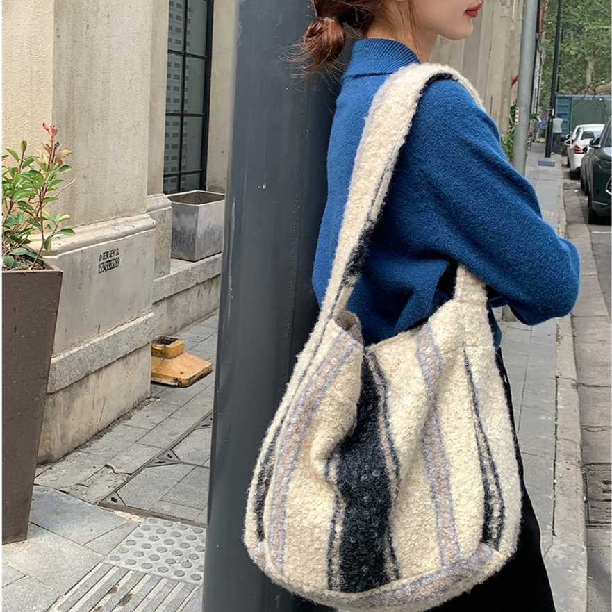 Double layered autumn winter Korean ins style imitation lamb plush bag, large capacity shoulder bag, leopard print tote bag 241115