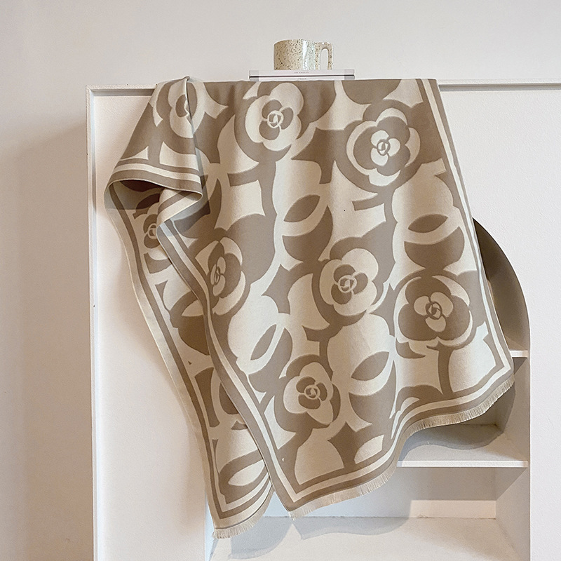 High quality fashion design,Women's autumn and winter outside with shawl warm fashion neck