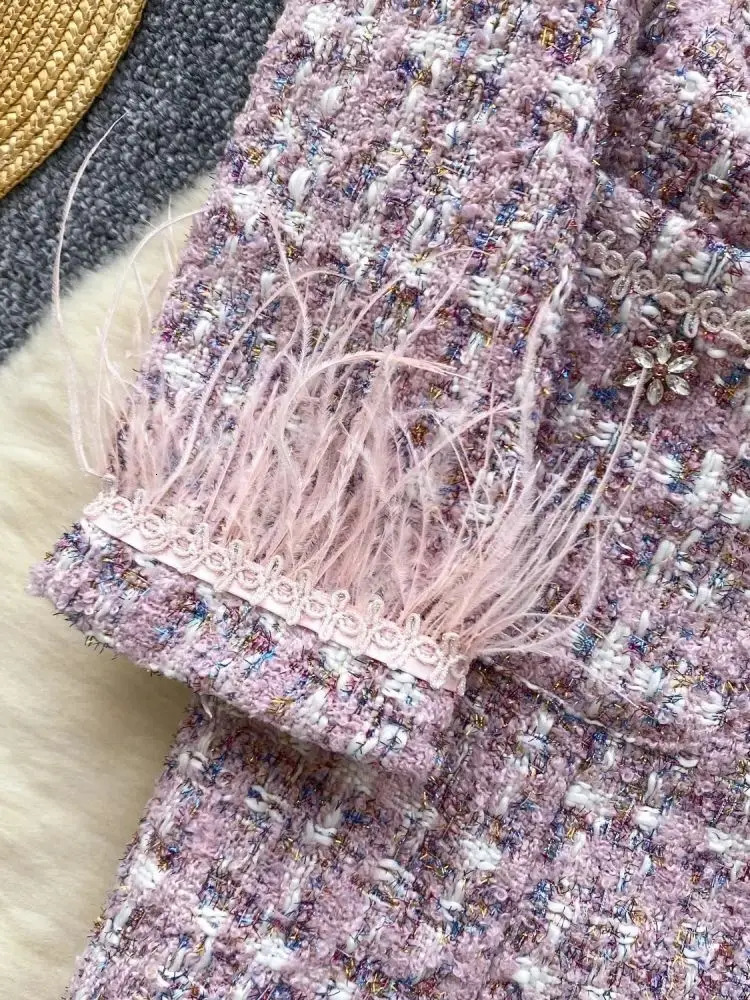 Runway Autumn Winter Mini Short Tweed Dress Women Feathers Long Sleeve Pocket Woolen Plaid Party Vestidos 241111