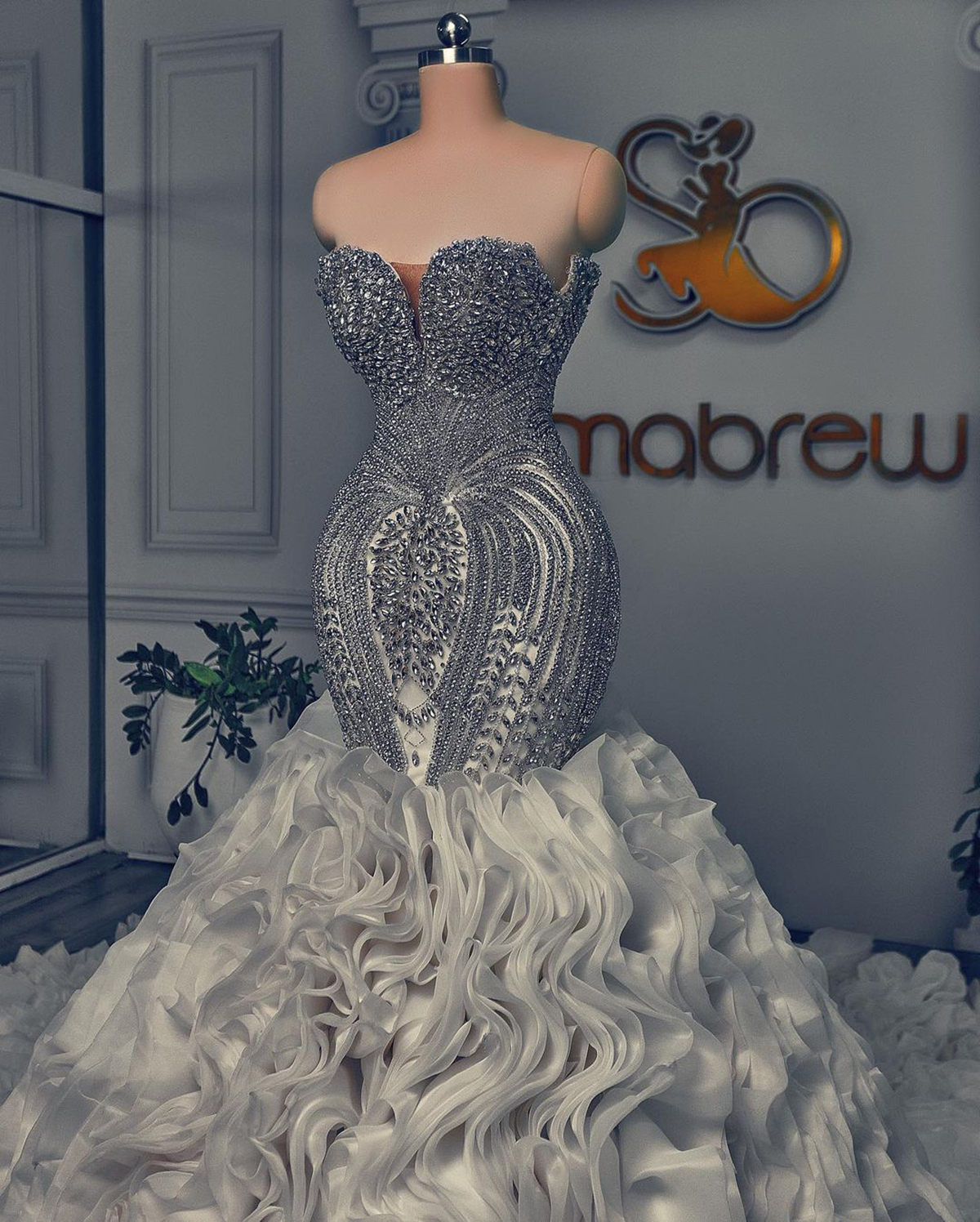 Crystal Mermaid urious Wedding Dresses Bridal Gowns Ruffle Tiered Custom Made Rhie Sleeveless Illusion Sweep Train Vestidos De Novia