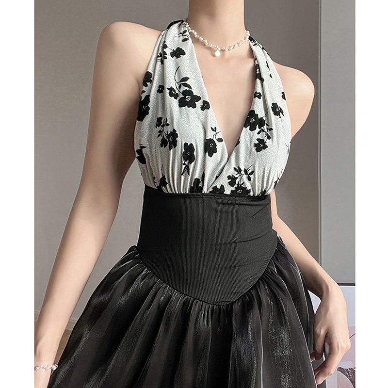 2023 New Fashionable Halter Beach Women's Swimsuit High Waited One Piece the Bell Slim Print Low Back Sexy Bohemian Bikini Set