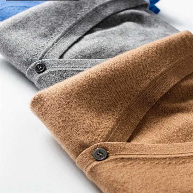 High Quality Cashmere sweater for warm autumn and winter mens casual wool cardigan thick solid color V-neck jacket T250102