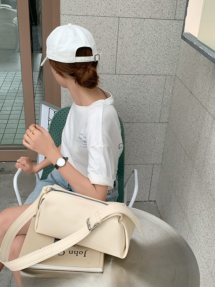 2025 Designer Bags for women 3 versatile autumn and winter sense single shoulder fashionable niche commuting trendy women's bag free shipping  