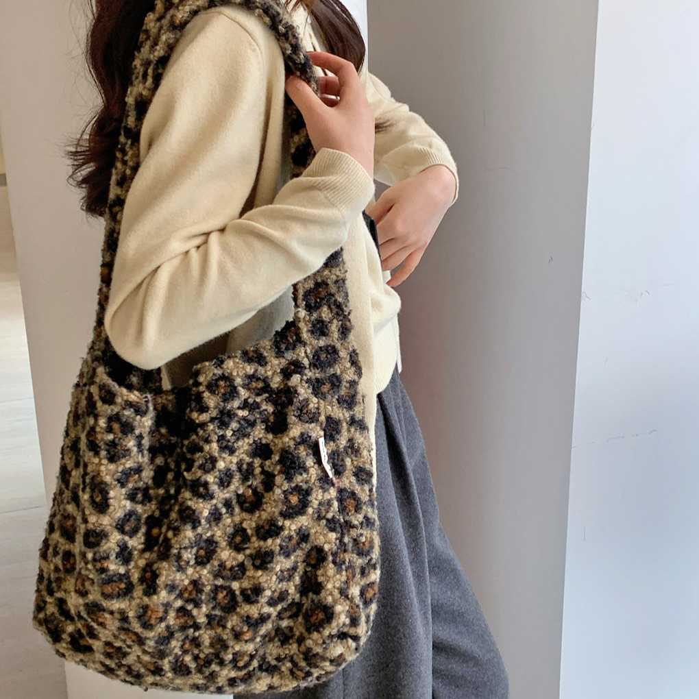 Double layered autumn winter Korean ins style imitation lamb plush bag, large capacity shoulder bag, leopard print tote bag 241115