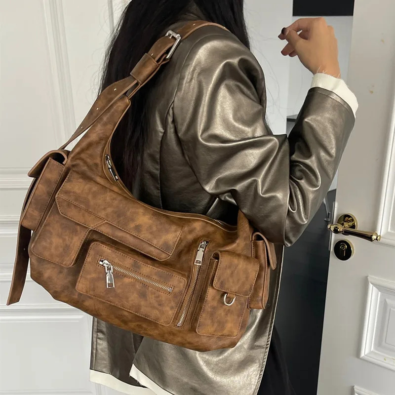 Fashion Multi-Pocket Design Women's Half-Moon Shoulder Large Capacity Underarm Crossbody Bag Y2k Cool Rock Girls Handbag PU BagVoyage
