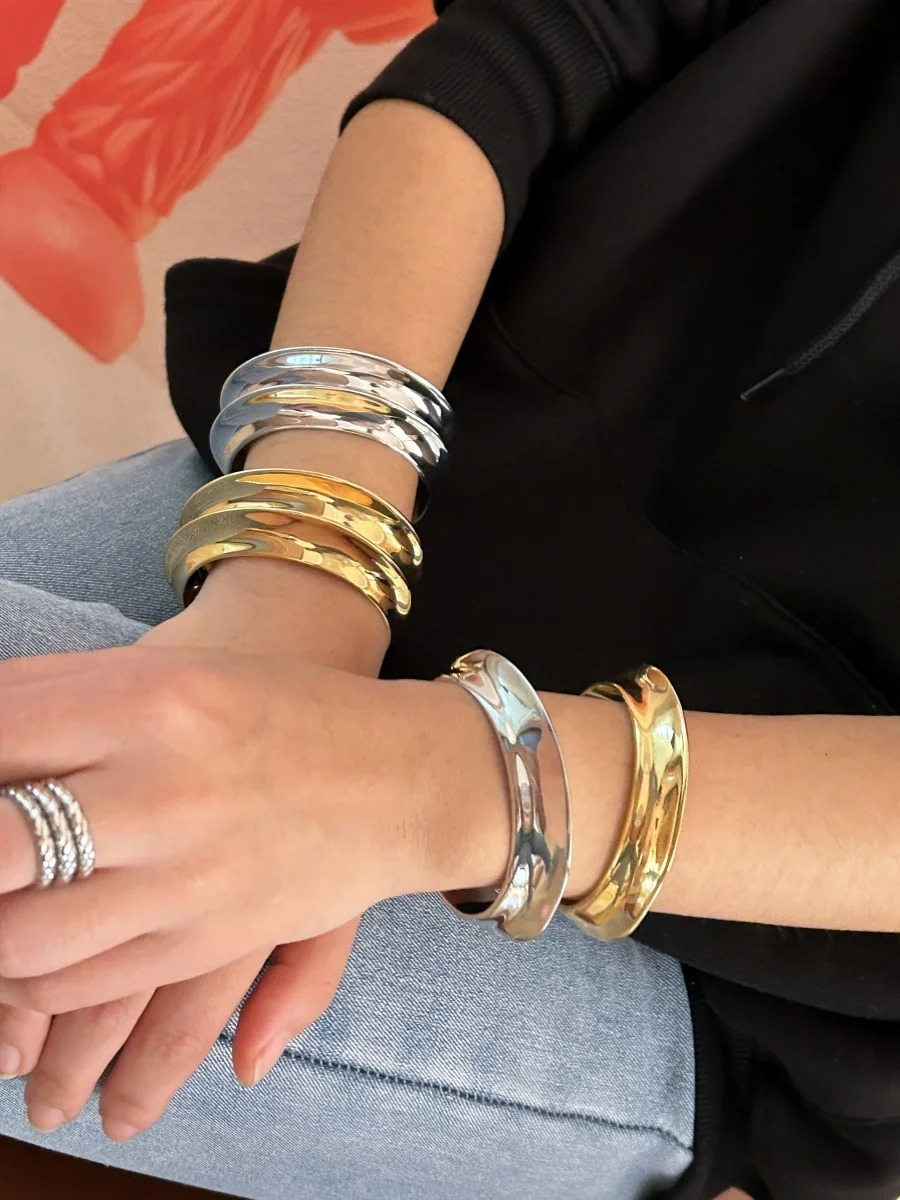 HUANZHI double-layer wave smooth short and chubby metal bracelet open bracelet suitable for women and women 241108