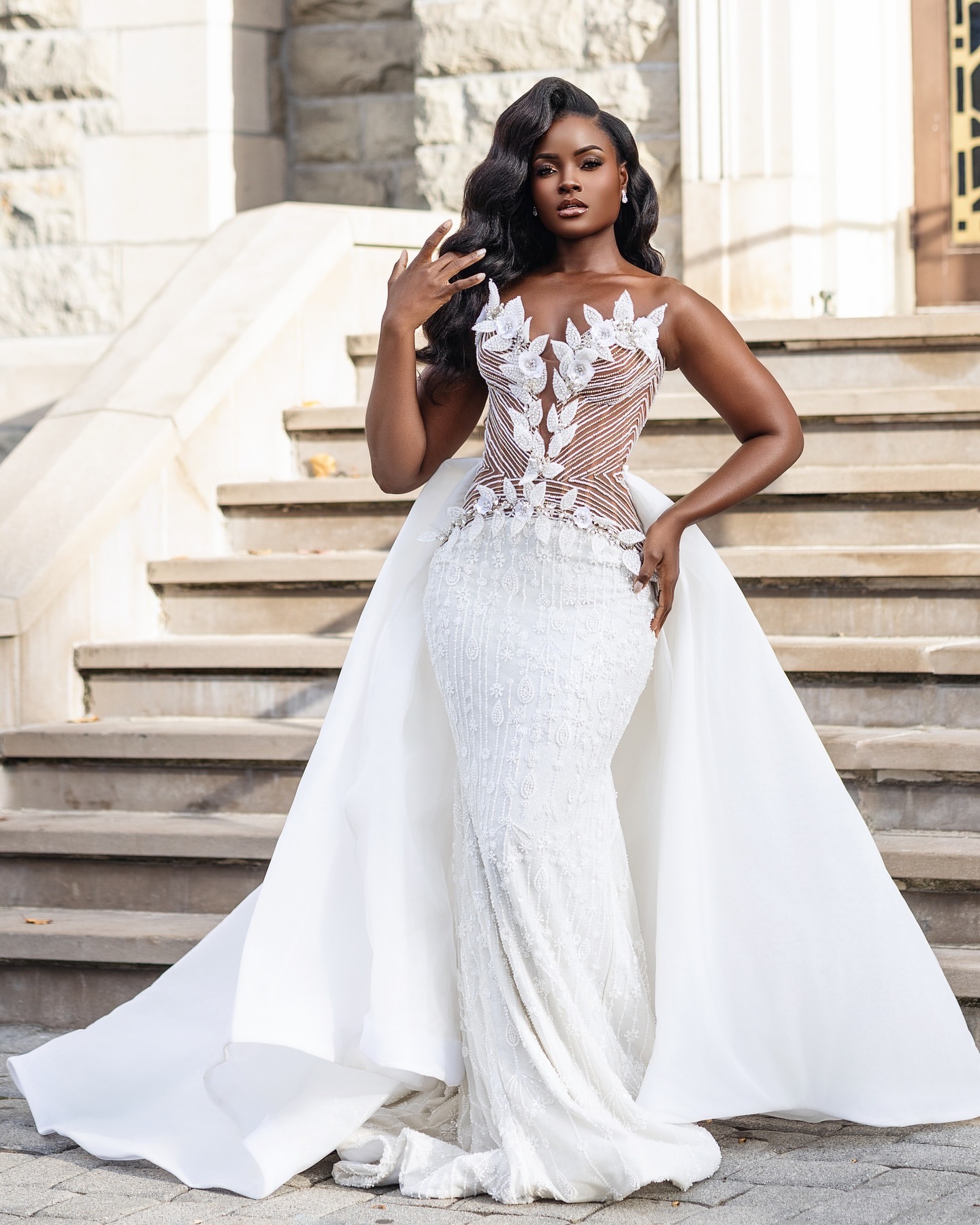 2024 Arabic Aso Ebi White Illusion Mermaid Wedding Dresses Florals Beaded Detachable Train Vintage Bridal Gowns Dress ZJ034