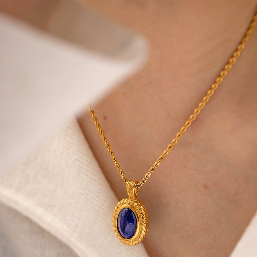 Designer Fashion Necklace for Women 18K Gold Stainless Steel Inlaid Lapis Lazuli Oval Vintage Pendant Necklace Wholesale