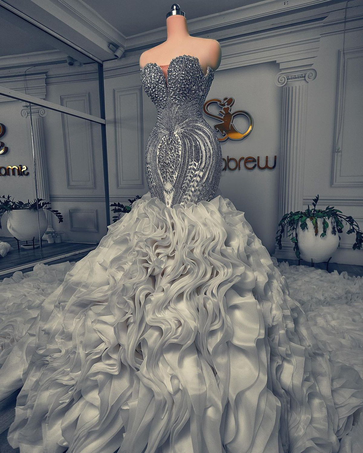 Crystal Mermaid urious Wedding Dresses Bridal Gowns Ruffle Tiered Custom Made Rhie Sleeveless Illusion Sweep Train Vestidos De Novia