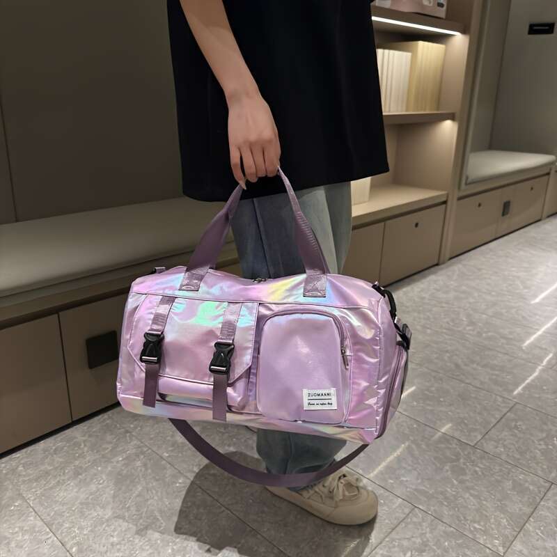 Fashion Shimmering Duffel Bag with Random Zipper Direction - Perfect for Fiess and Travel .