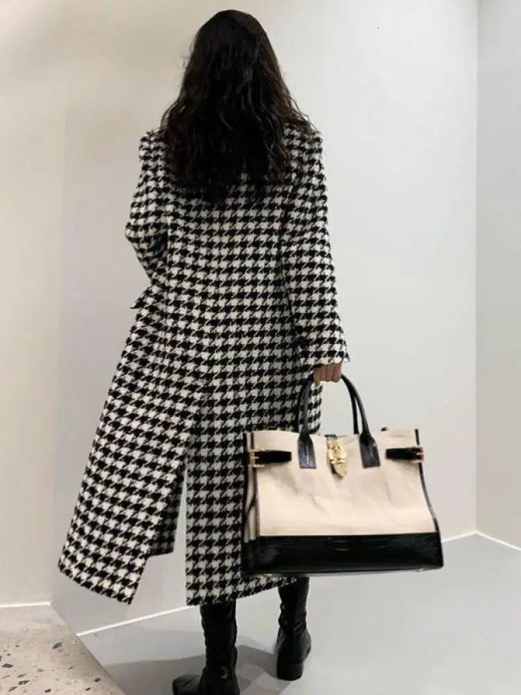 Womens winter Korean long wool coat retro black and white patch work plain loose jacket double chest coarse tweed jacket fashionable 241111