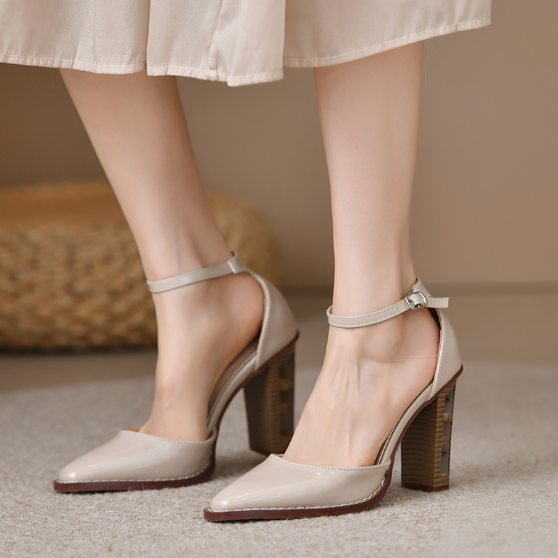 Pumps Women's Vintage Pointed Toe Chunky Heel Strange Style Lattice Hollow High Heels Party Leather Shoes Plus Size New 43 1267 s