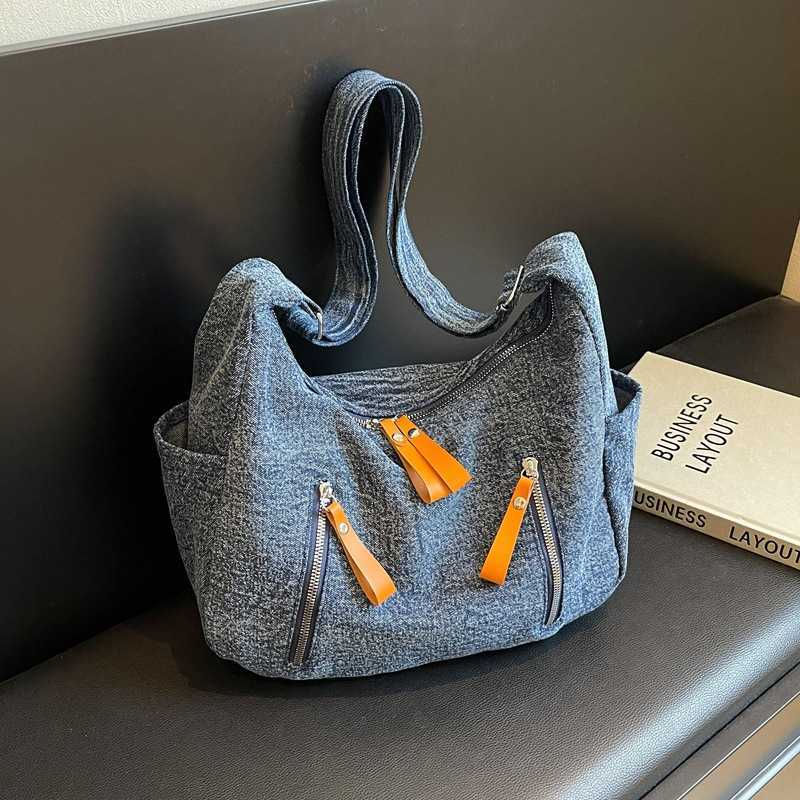 Fashionable denim dumpling bag western-style, autumn winter commuting crossbody bag, campus single shoulder tote bag 241115