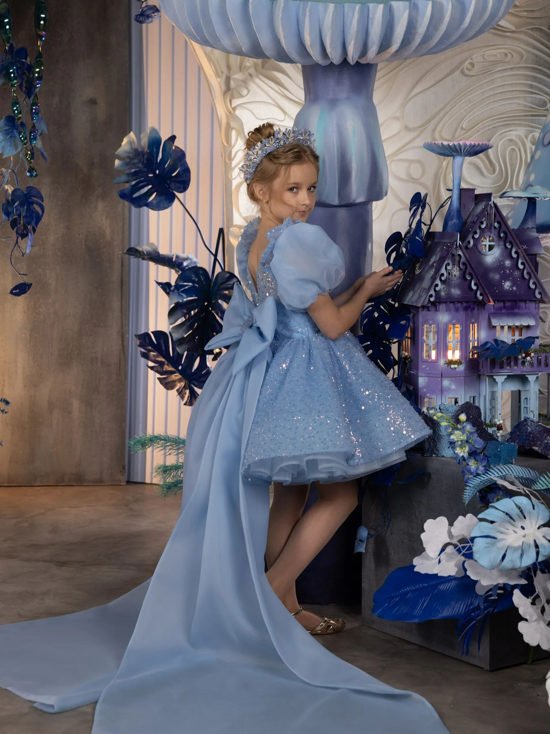 Sparkly Sequined Flower Girls Dresses Puffy Sky Blue Tulle Kids Birthday Party Dress O Neck Short Sleeve with Bow Tie Child Pageant Gown