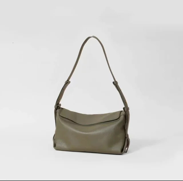 New Niche Designer Retro Small Square Shoulder Bags For Women Exquisite Versatile Armpit Bag Handbag Casual Bolsa Patent Leather Zipper Style BagVoyag