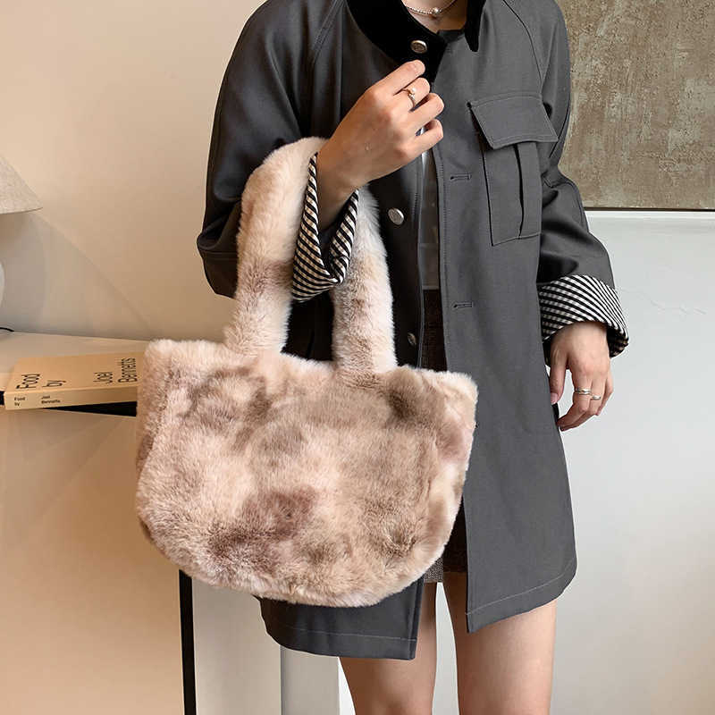 Winter Fur Bags Women Contrasting Color Handbag Large Capacity Single Shoulder Commuting Plush Armpit Tote Bag 241111