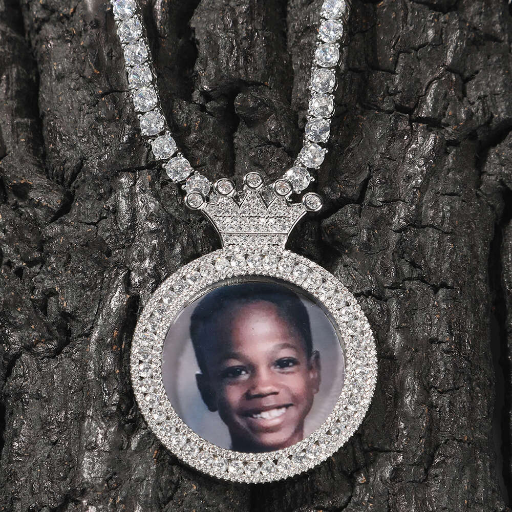 Top Quality Hip Hop New Crown Custom Photo Round Pendant White Gold Color Copper Bling Cubic Zirconia Personality Diy Picture Memorial Cz Stone Jewelr